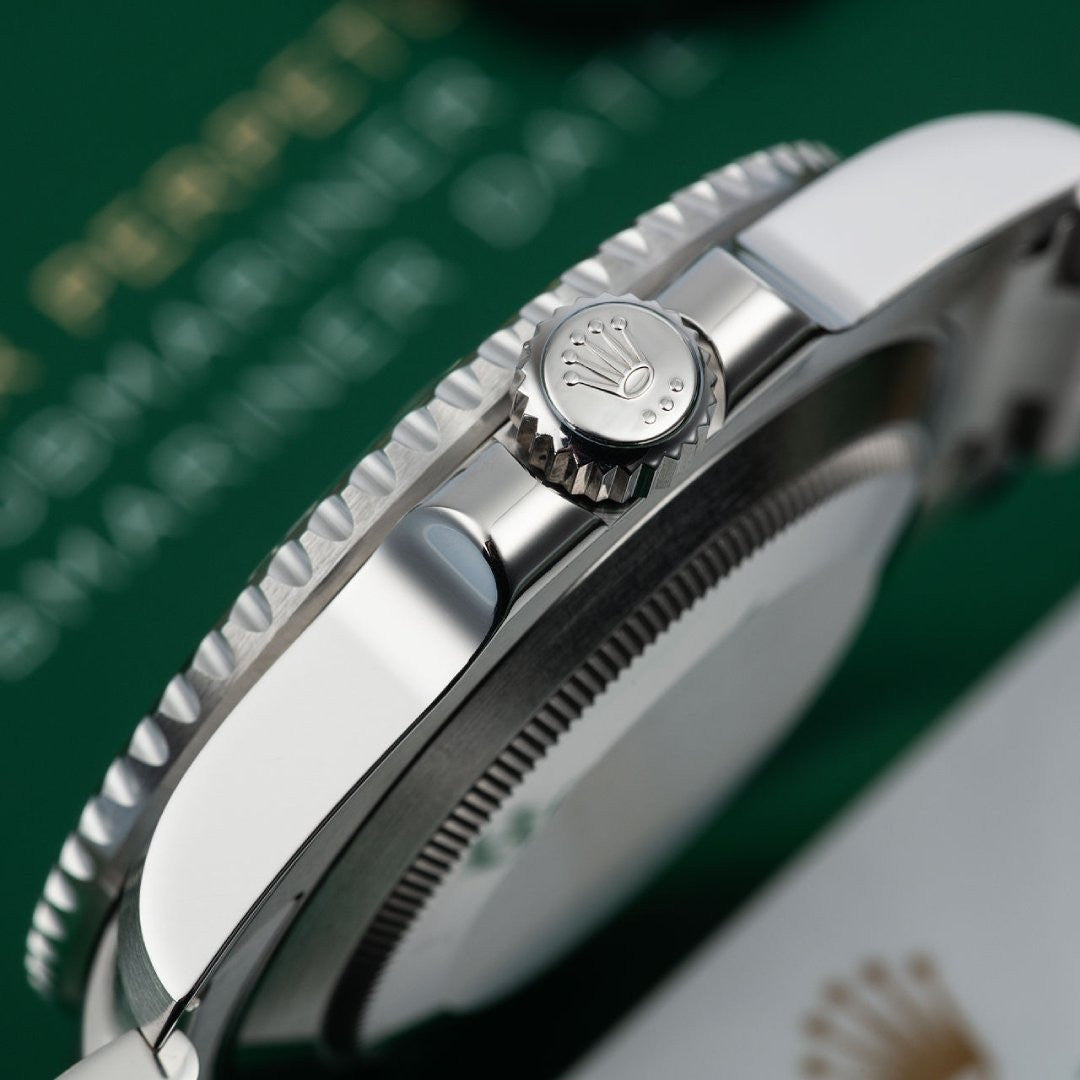 Rolex Submariner "Hulk" Green Dial Men's